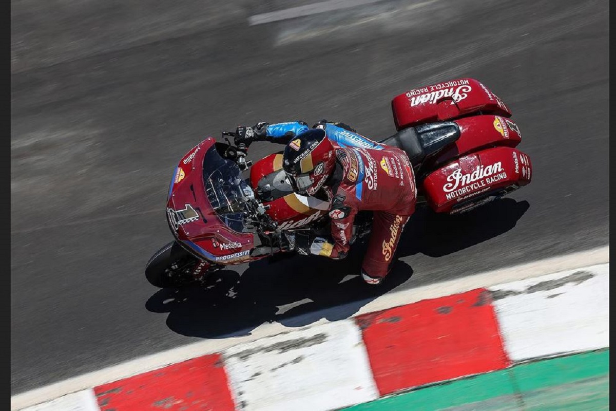 Surprising Speed: Indian’s Challenger Dominates American Factory Racing