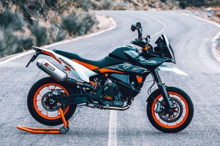 2024 KTM 890 SMT