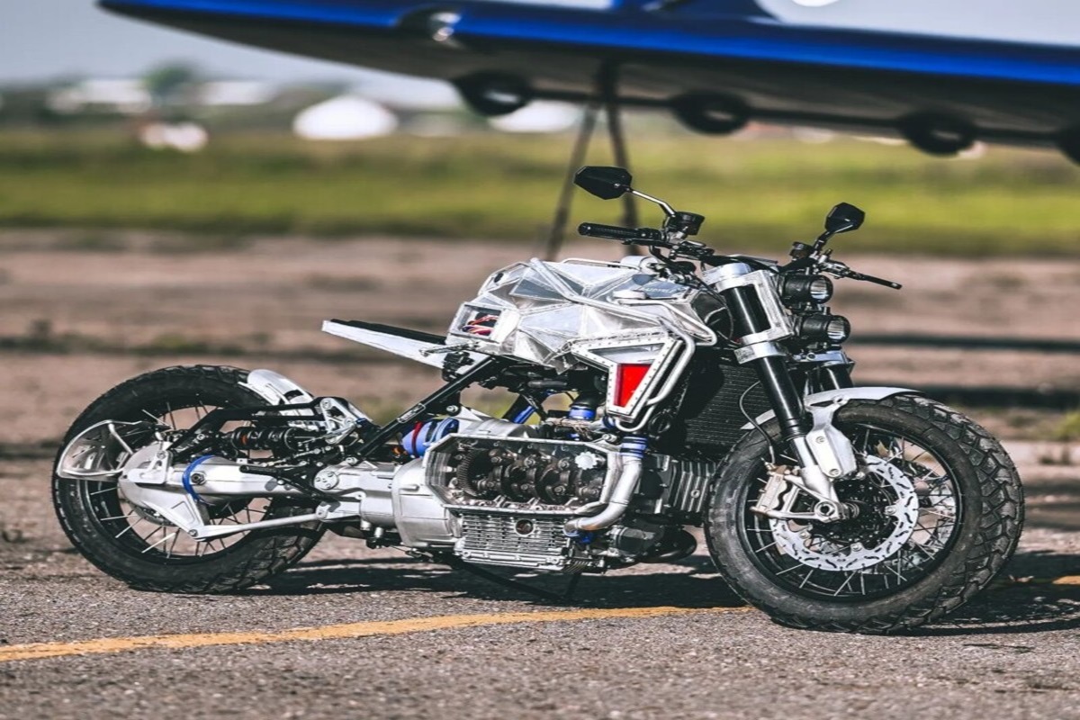 Meet SCARECROW-2: The Radical BMW K1100 Custom by Vytautas Alekna