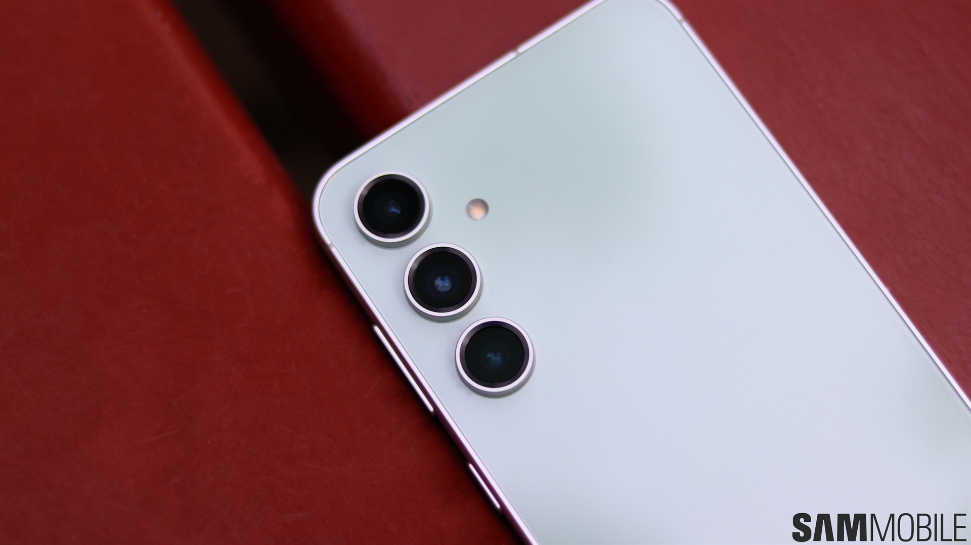 Samsung Galaxy S24 EF: Price & In-Depth Review